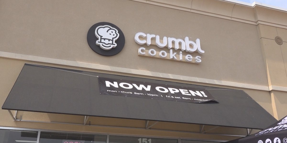 Crumbl Cookies opens in Harrisonburg