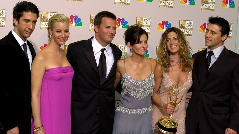 FILE - David Schwimmer, from left, Lisa Kudrow, Matthew Perry, Courteney Cox, Jennifer Aniston...